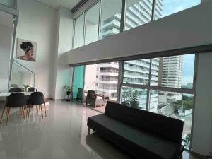 APTO DUPLEX Bella vista Piscina y buena ubicación