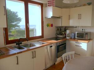 Maisons de vacances Holiday home with sea views, Lampaul-Plouarzel : photos des chambres