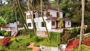 Willo Stays On the beach Sea view Ocean Hues holiday home - Badagara