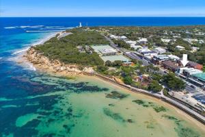 Lonnie Beach View Apartment