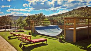 Casa Rural con skatepark y piscina " La Quijada del Lobo "