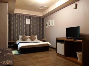 Phòng Giường Đôi Có Phòng Tắm Riêng - - Không Có Cửa Sổ Và không Có Chỗ Đỗ Xe (Double Room with Private Bathroom -  - No Window and No Parking)