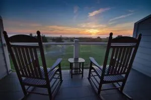 Pacific Reef Hotel & Light Show - Merlin