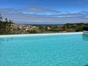 CHALET CON VISTAS AL MAR, PISCINA, PISTA FUTBOL...IDEAL PARA FAMILIAS CON NIÑOS - A Ermida
