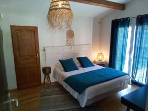 B&B / Chambres d'hotes La chambre haute et son spa : photos des chambres