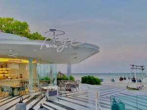 Seaview 2 BR Beach front Vacation HuaHin