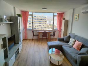 Residencial Los Molinos con piscina, TV internacional y Wifi