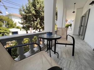 The Elegant Summer House