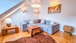 Luxuriöses Apartment mit Parkplatz - Klimaanlage - nahe Klinikum - Ahorn