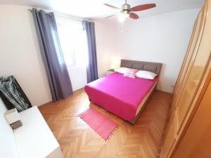 Apartment in a residential building in the center of Pag