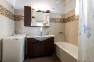 Eutuxia House Petali