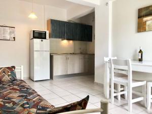 Lefkis apartments & studios