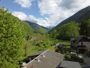 Hotels Hotel La Rencluse : Chambre Triple – Vue sur Montagne