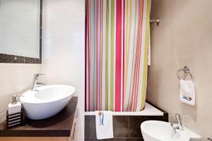 R Sunny Beach apt with pool and balcony