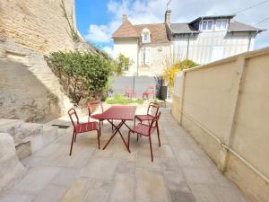 Maisons de vacances Maison de pecheur charmante et atypique en pierre, 1 min de marche de la mer : photos des chambres