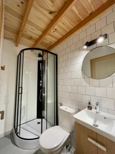 Maisons d'hotes Annexe des Pins - studio gite avec piscine & climatisation : photos des chambres