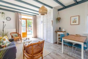 Ninas Beach House 1 " Free Parking "