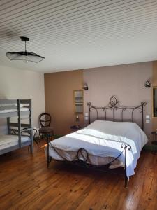 Maisons de vacances Gite PRAT NAOU - PYRENNEES ARIEGEOISES : photos des chambres