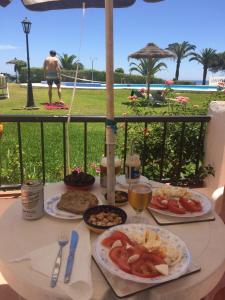 Sea & pool view garden apartment Las Palmeras Nerja