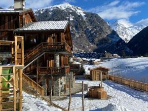 Chalets Chalet des Trappeurs Coeur Vanoise 15 persons : photos des chambres