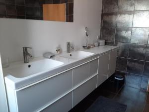 B&B / Chambres d'hotes Maison chaleureuse et familiale : photos des chambres
