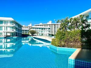 On-the-Beach Seaview With Direct Pool Access - 1 Bedroom by Sweethome