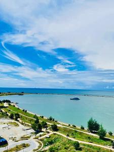 KT CITY HOMESTAY WITH 3 BEDROOMS and POOL