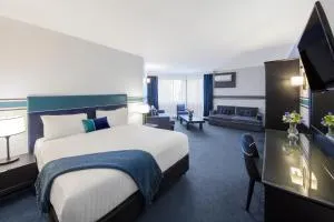 Ramada by Wyndham Diplomat Canberra - Queanbeyan