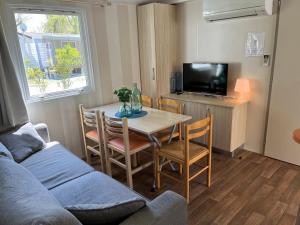 Mobil-home climatisé avec piscine
