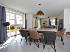 Luxus-Strandhaus "Nordperd" in Lobbe mit Meerblick, Kamin, Sauna - F661