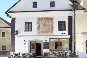 Hiša Linhart, Hotel & Restaurant 