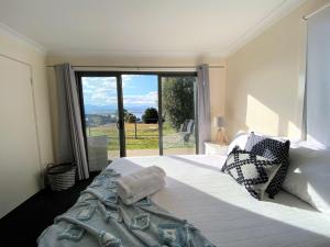 Poley Cow Studio - Lake & Mountain Views l Air-Con l Parking