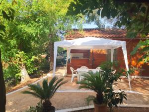 TONEDA Seaside Bungalows