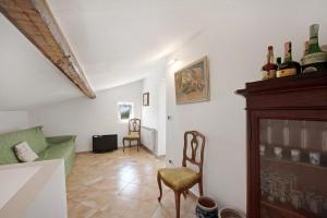 Cottage rustico con vista mare