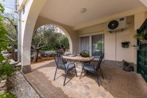 Apartment in Vrbnik/Insel Krk 36871 