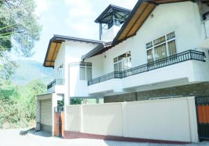 White House Bungalow Hatton