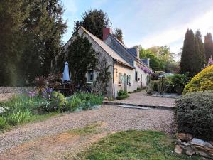 Maisons de vacances Le Logis du Pressoir Self Catering Gites in beautiful 18th Century Estate in the heart of the Loire Valley with heated pool and extensive grounds. : photos des chambres