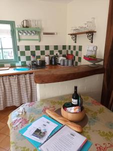 Maisons de vacances Le Logis du Pressoir Self Catering Gites in beautiful 18th Century Estate in the heart of the Loire Valley with heated pool and extensive grounds. : photos des chambres