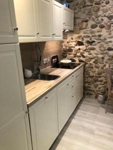 Vieil Antibes, ravissant 2p avec petite terrasse