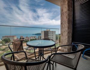 Horizon-One bedroom apartment with pool Jane