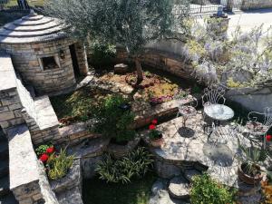 Nice Apartment Montepozzo with Private Garden