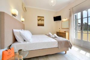 Dimitris Residence 1