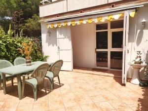 Beautiful Apartment, Swimming Pool and Beach 1