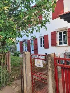 Maison au coeur de la rue pietonne - Larceveau-Arros-Cibits