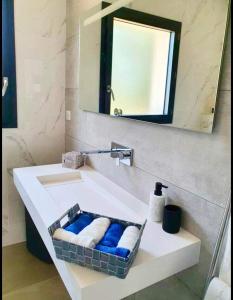 Villas EXCEPTIONNELLE VILLA Proche d'AJACCIO et PORTICCIO : Villa avec Piscine Privée