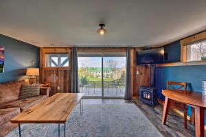 Slopeside Burke Mountain Condo w Fireplace!
