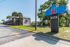 Motel 6 Tampa Near Fairgrounds - Casino - 布兰登