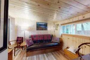 Ice Creek Hollow Wood Den at Wallowa Lake - Joseph