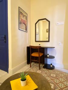 Comfy Colonial Apartments