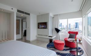 Deluxe One-Bedroom Suite room in Centara Watergate Pavillion Hotel Bangkok